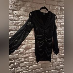 Czarna sukienka tiulowe rękawy, marszczenia elastyczna